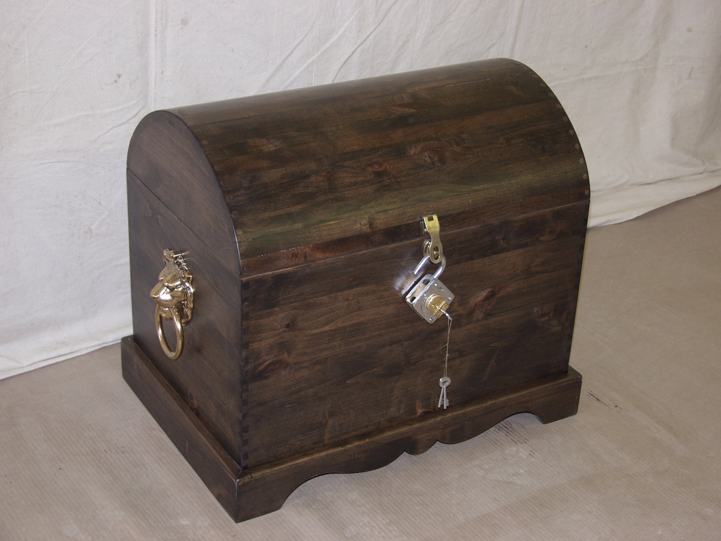 Round top Blanket chest, hope chest, treasure chest.